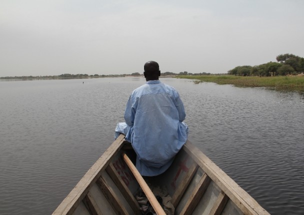 pirogue_sur_le_lac_tchad.jpg