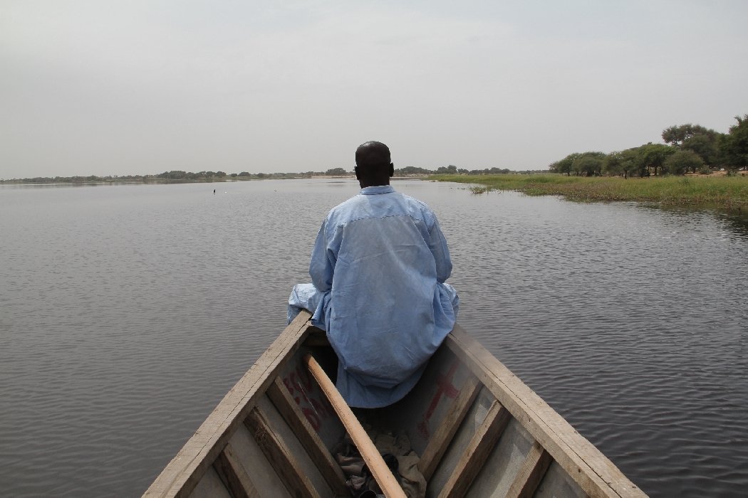 pirogue_sur_le_lac_tchad.jpg